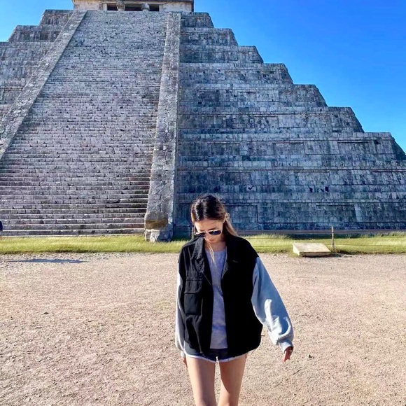 Meet your Posher, Erica - Picture 1 of 1